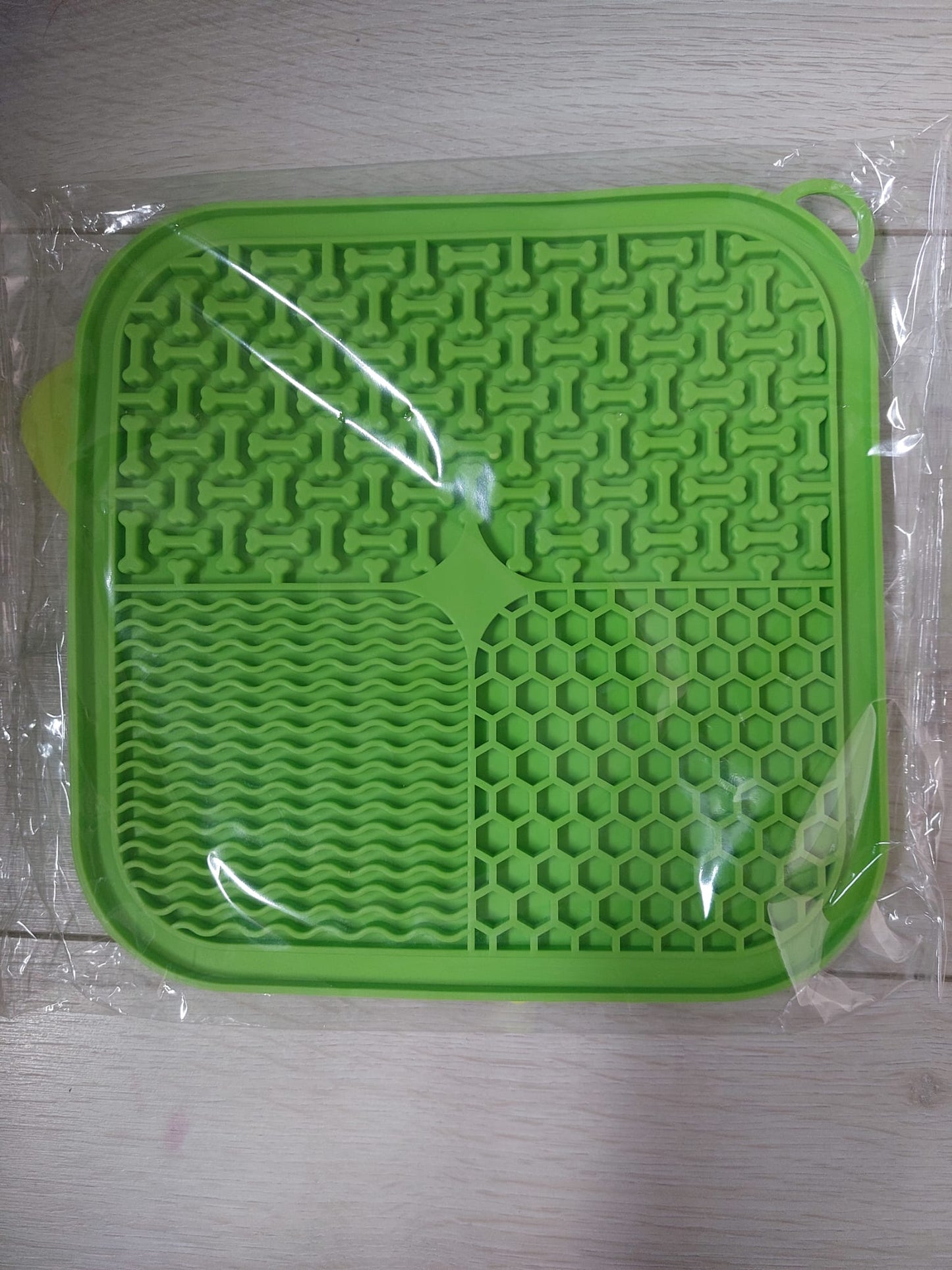 Tapis de léchage avec ventouses antidérapantes et spatule